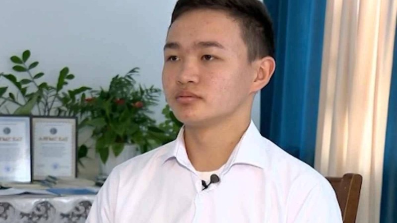 Алматы облысында ҰБТ-дан 140 балл жинаған оқушыға көлік сыйға берілді