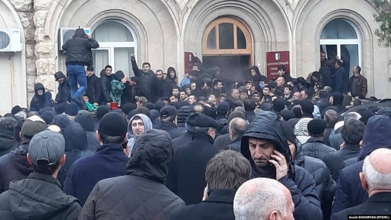 Абхазия соты наразылықтан соң президент сайлауының нәтижесін жойды