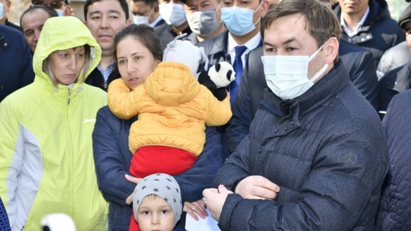 Мұрат Әйтенов Забадам мен Химфарм шағын аудан тұрғындарымен кездесті