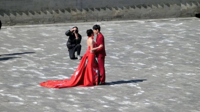 Жаңа түскен келін өзінің қызы болып шыққан: Жігіттің анасы таңғажайып сәтке тап болды