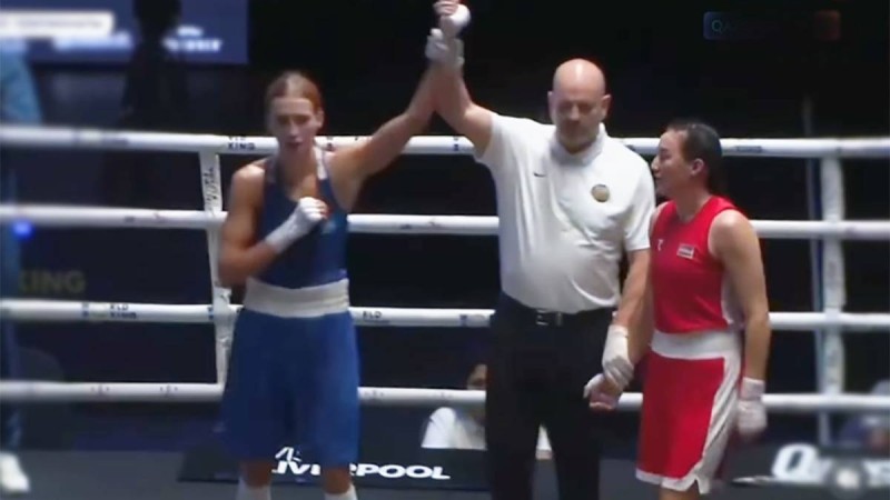 Виктория Графеева Өзбекстан боксшысын жеңіп, кем дегенде қола медальге қол жеткізді (видео)