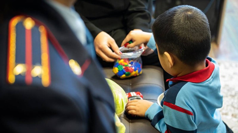 Түркістан облысында бүлдіршіннің қол-аузын байлап қинаған кім – тың дерек шықты 