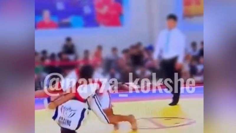 Спорт алаңындағы клиникалық өлім: жасөспірім күрес кезінде ауыр жарақат алды