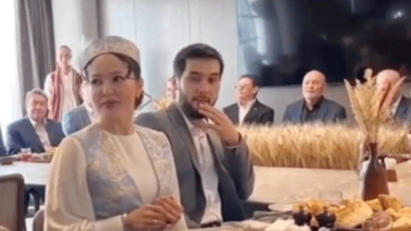 "Күйеу балама аманат": Желіде Кәмшат Жолдыбаеваның "сырға салу" рәсімінен видео тарады (видео)