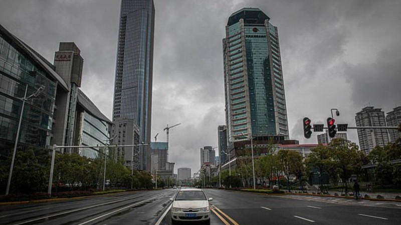 Ухань тұрғындары: Коронавирустан шын мәнінде 42 мың адам көз жұмды, билік оны жасырып отыр - Қазақстан жаңалықтары