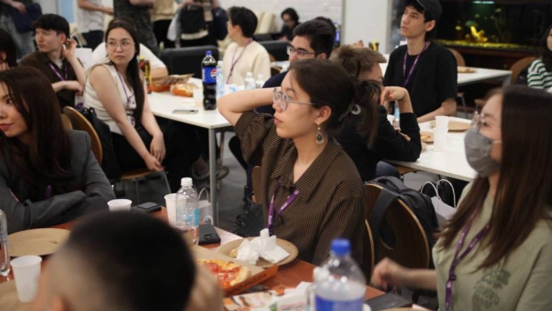 Телекомға терең бойлау: «Кселл» студенттерге тиімді тағылымдаманы дамытуда