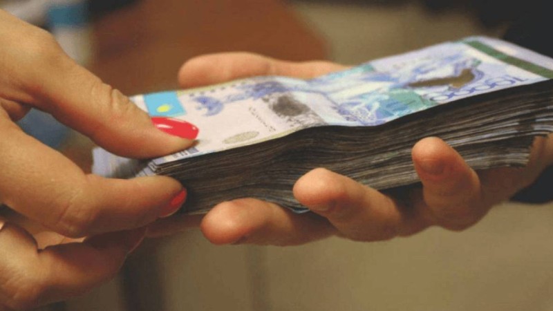 ҚТЖ қызметкері 82 млн теңгеден астам қаржыны қолды қылған