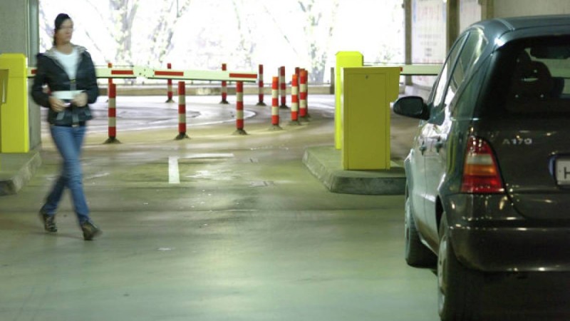 Нұр-Сұлтанда ірі сауда орталығының паркингі айып тұрағы ретінде пайдаланылады