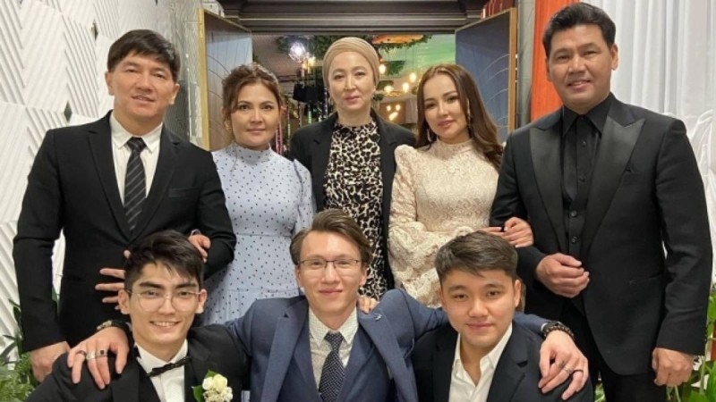 Сәкен Майғазиевтың басы тағы дауға қалды: Өнер жұлдыздарының тойдағы видеосы тарады