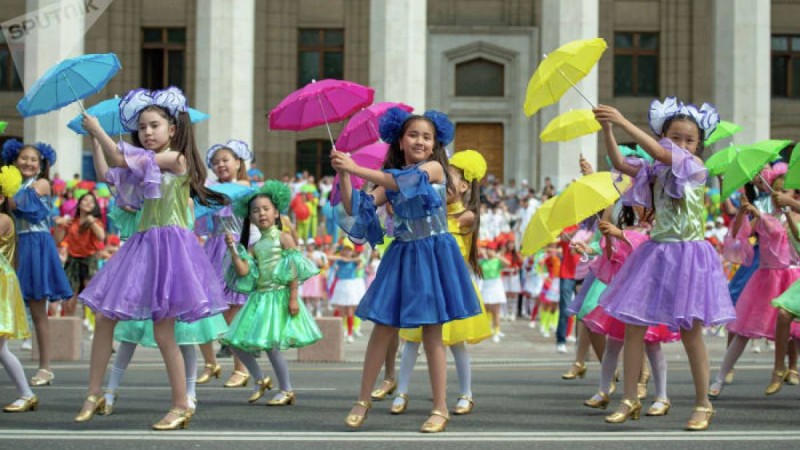 Аға буынның жауапкершілігін еске салатын мереке – Тоқаев балаларды құттықтады