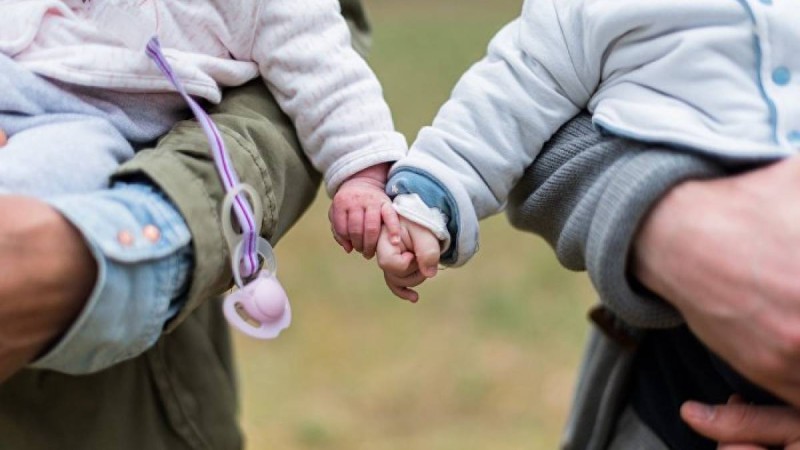 жас әйел бір жылда екі рет егіз босанды