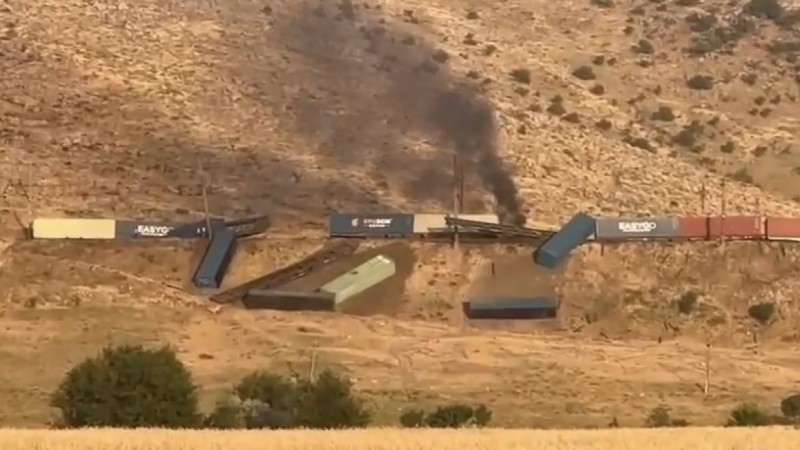 Түркістанда рельстен шығып кеткен сегіз вагон өртке оранды