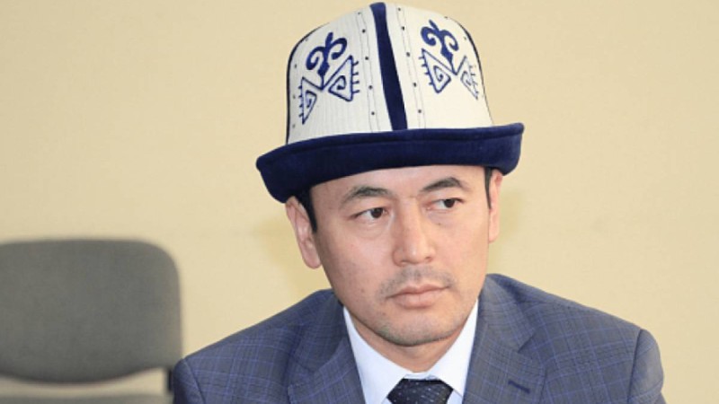 Қырғыз депутаты ашулы: "Балаларым қазақ тілінде сөйлеп кетті"