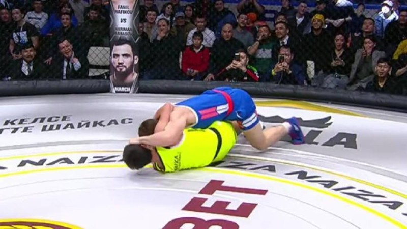 Серік Сәпиев турнирде қарсыласымен төбелесе жаздады