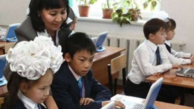 «Қазақстан мұғалімі» сыйлығының жеңімпазына 10 мың доллар беріледі