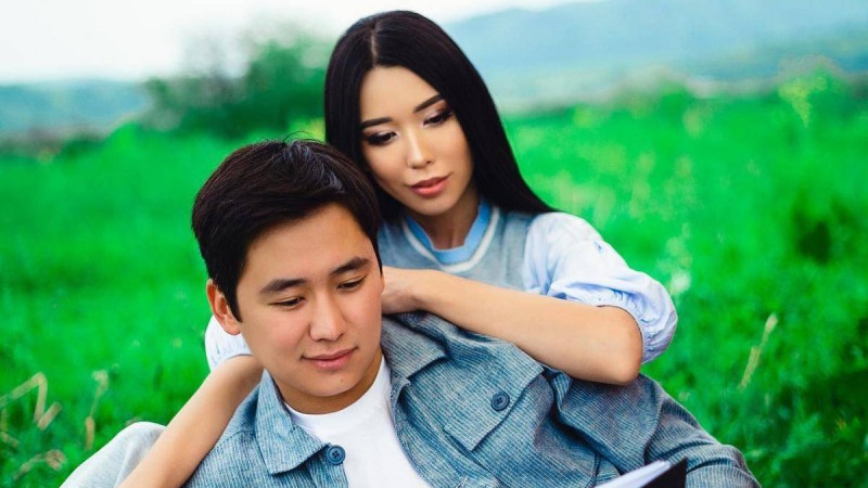 "Жаңа қарым-қатынасқа ашықпын": Заңғар Нұртас ажырасқаннан кейінгі жай-күйін айтты