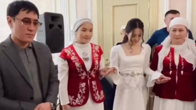 Әзілкеш Нұржан Төлендиев қызына сырға салу рәсімін өткізді (фото, видео)