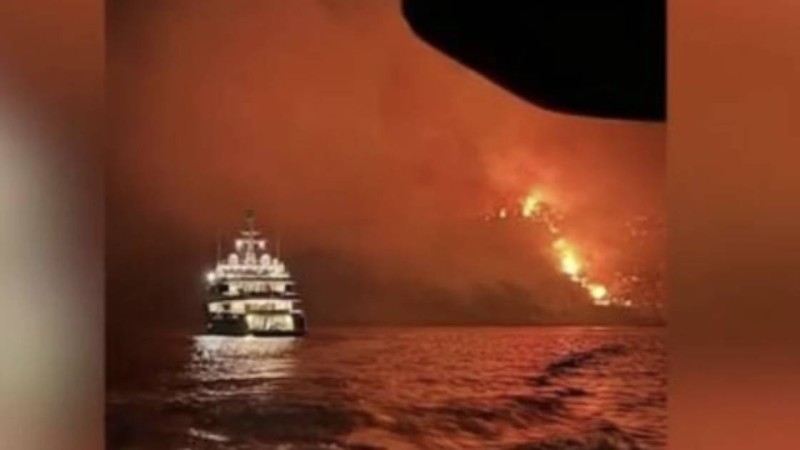 Грецияда яхта жалдаған қазақстандықтар отшашу арқылы бүкіл аралды өртеп жіберді