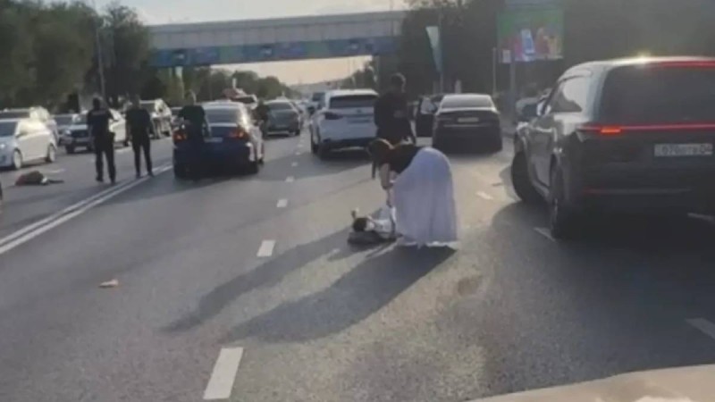 Ақтөбеде әжесі мен 9 жасар немересін көлік қағып кетті: қарт кісі тіл тартпай кетті 