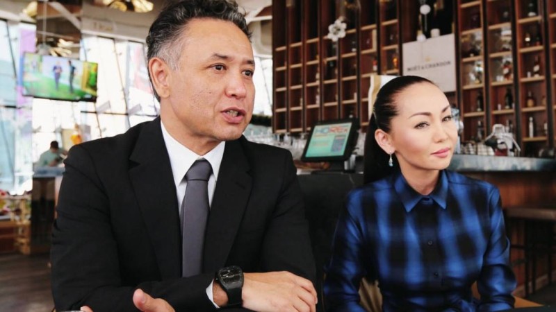 «Араласпаймыз»: Алагөзов Баянның қыздарымен қарым-қатынасы туралы айтты