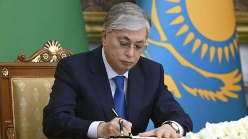 Президент шағын несие беру тәртібін күшейтуге қатысты заңға қол қойды