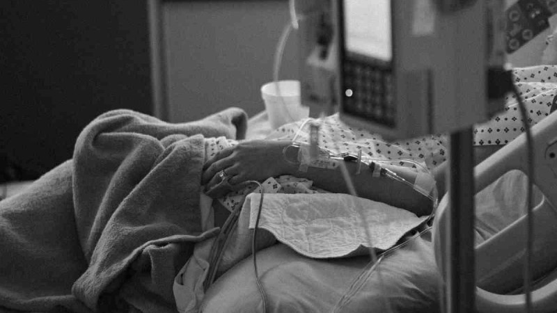 Тек суық тиюге қарсы емделген: Біртанов коронавирустан көз жұмған әйел өлімінің тергеу нәтижесін айтты - Қазақстан жаңалықтары