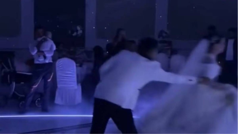 Той үстіндегі жанжал: екі жастың вальсі жанжалмен аяқталды