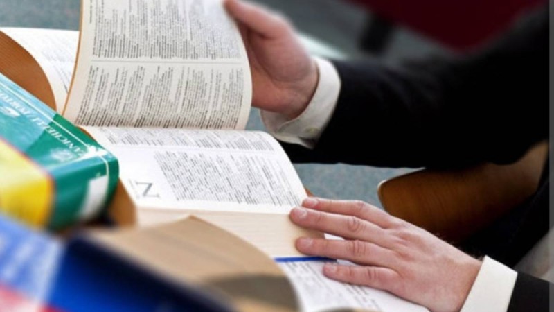 Ақпарат министрлігі 15 кітапты қазақ тіліне аударуды құрылыс компаниясына тапсырған