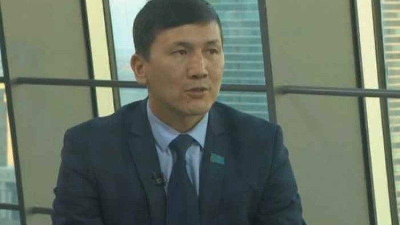 Тәуелді боп үйіңде отырғанда, Тәуелсіздік қадірін түсіндің бе: Белгілі ақын коронавирус жайлы өлең жазды - Қазақстан жаңалықтары