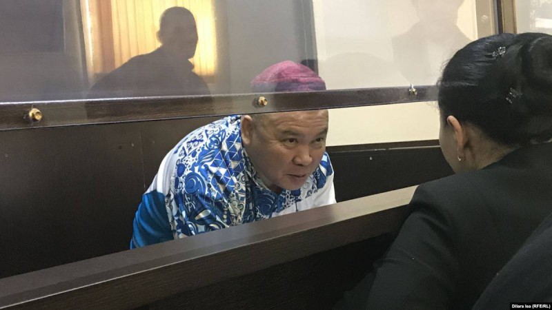 Түркістанда Батырбековтің жақтастары сот қаулысының оқылуын талап етіп тұр