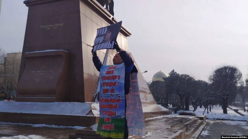 Алматыда бірнеше жерде жалғыз адамдық пикеттер өтіп жатыр