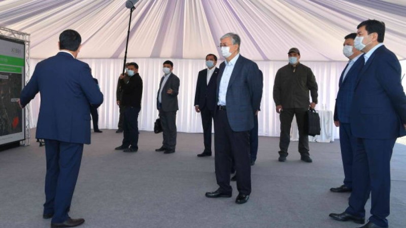 Тоқаев Ақмола облысындағы күн электр станциясын аралап көрді