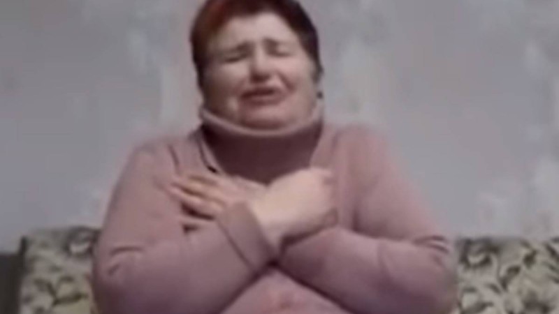 Украиндық әйел ауылдастарынан коронавирус жұқтырғаны үшін жылап кешірім сұрады (видео) - Қазақстан жаңалықтары