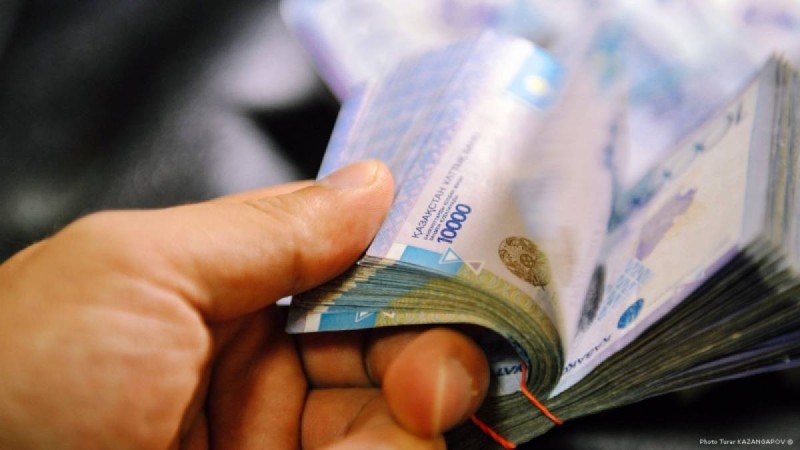 Айына 1,2 млн табыс табатын алматылық алимент төлемегені үшін Toyota Camry көлігі мен пәтерінен айырылды