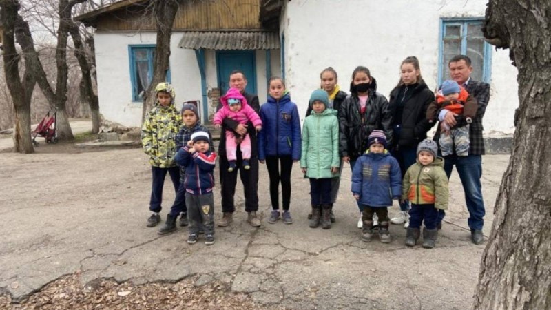Алматы облысында шенеуніктер 12 балалы отбасыны үйлерінен қуып шықпақшы