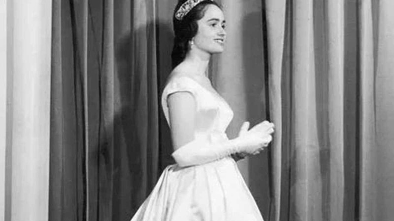 Франция ханшайымы коронавирустан көз жұмды