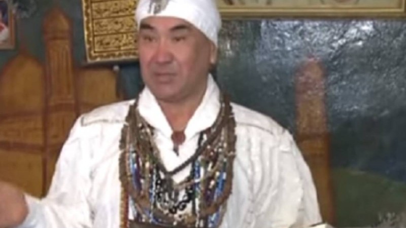 Ақбота Керімбекованың әндерімен адам емдеген - Ұлықбек Смановтың бірнеше видеосы тарады