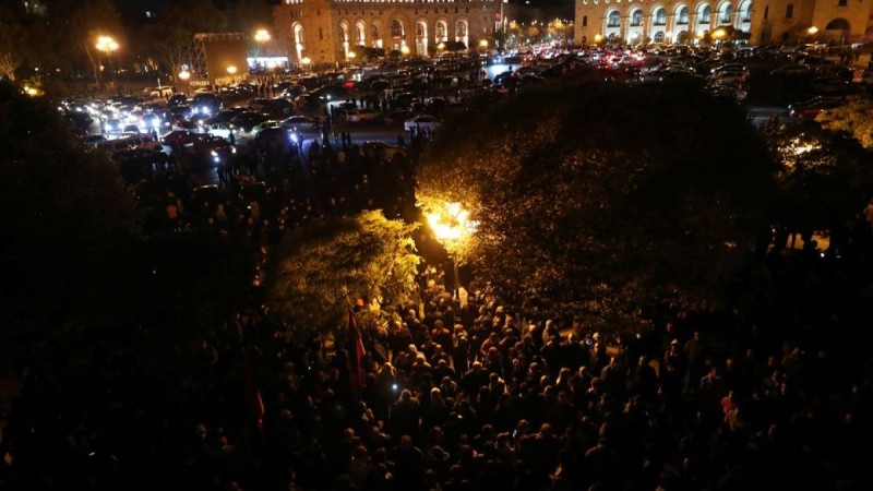 Арменияда бүлік басталды: Назарылар үкіметті құлатып, парламентті басып алды