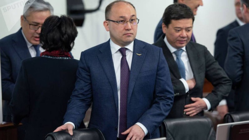 Министр Абаев коронавирустан қорықпайтындарға жауап берді