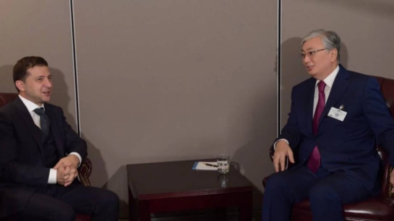 Тоқаев Зеленскийді ұлттық мерекемен құттықтады