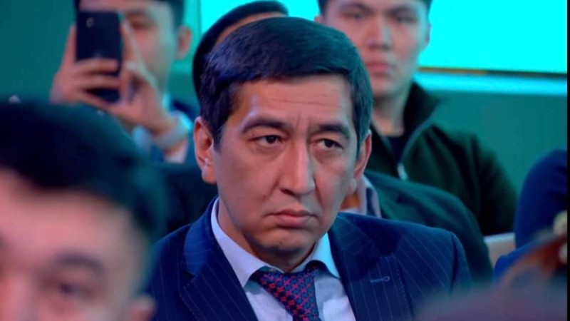 Ақын неге құбылды?