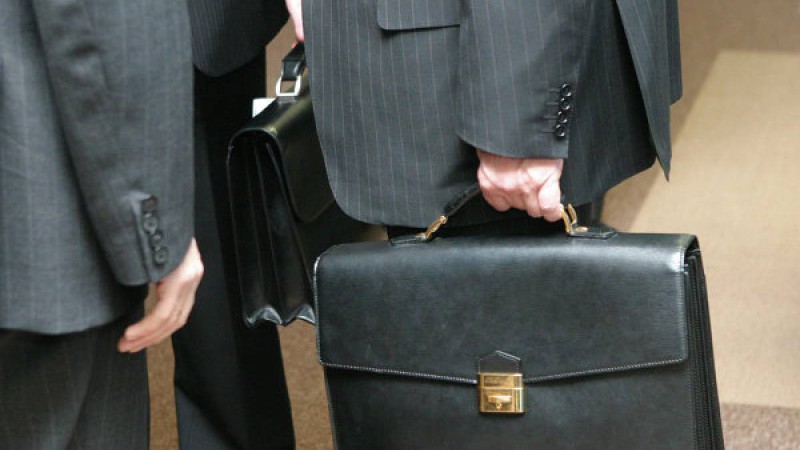 Премьер-министрі сәуір айында отставкаға кетеді