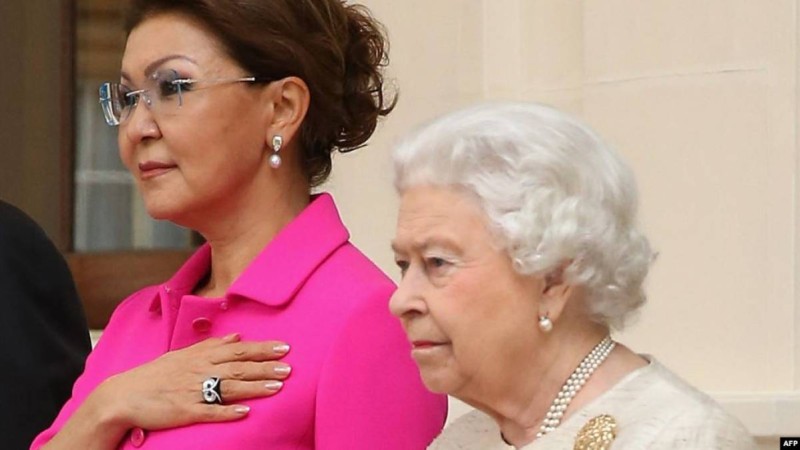 Заңсыз жиған ақшасын Британиядағы зәулім үйлерге салаған: БАҚ Назарбаева мен ұлының қымбат мүлкі туралы жазды