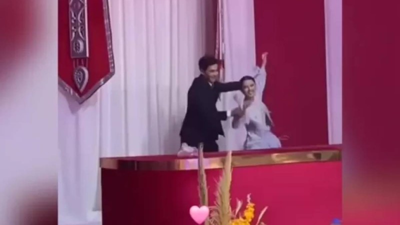 «Камерадан тыс»: Димаштың күйеу баласы мен қарындасының биі жұртты сүйсінтті «ВИДЕО)