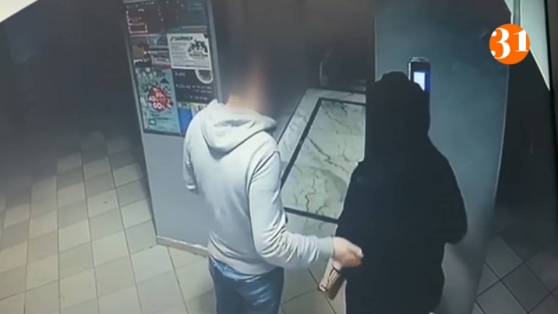 Аяжанның жантүршігерлік өлімі: Қандықолдың қызбен бірге лифттегі видеосы пайда болды