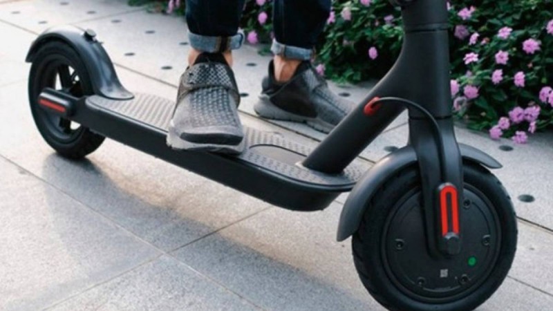 Қазақстанда электросамокатпен тротуарлар мен жолдарда жүруге тыйым салынбақ