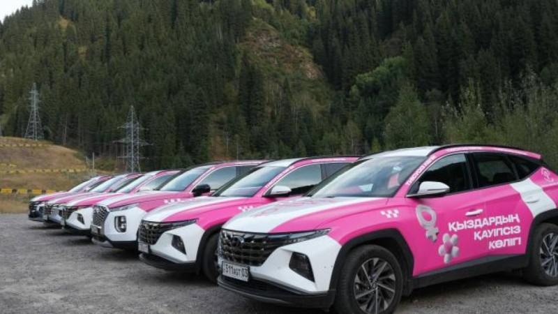 Жаңа адамдар Қауіпсіз әйелдер таксиі жобасының 7 бағытын іске қосты