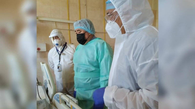 Тұрғымбаев блок-бекетте жарақат алған қызметкердің жағдайын білді - Қазақстан жаңалықтары