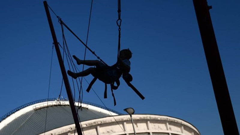 жасөспірім аттракционда аяғын сындырып алды