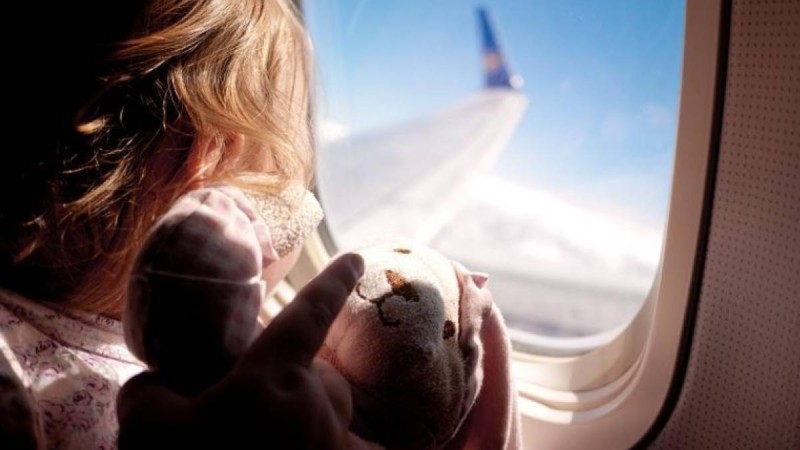 17 жасқа дейінгі балаларды ұшақта тегін алып жүру үшін нені білу керек